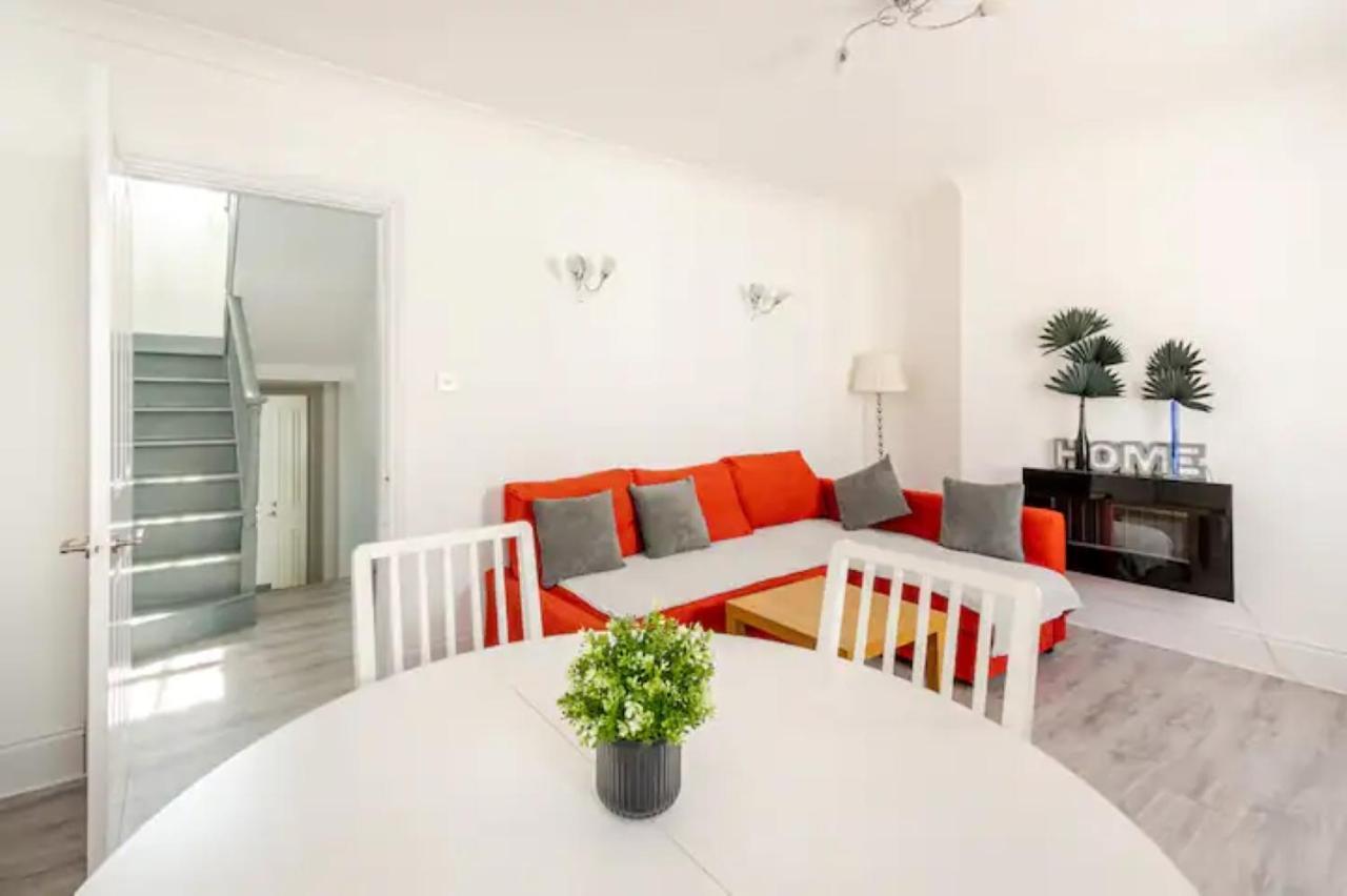 Castle View 2 Bedroom Apartment In Town Centre Newport Beach Exterior foto