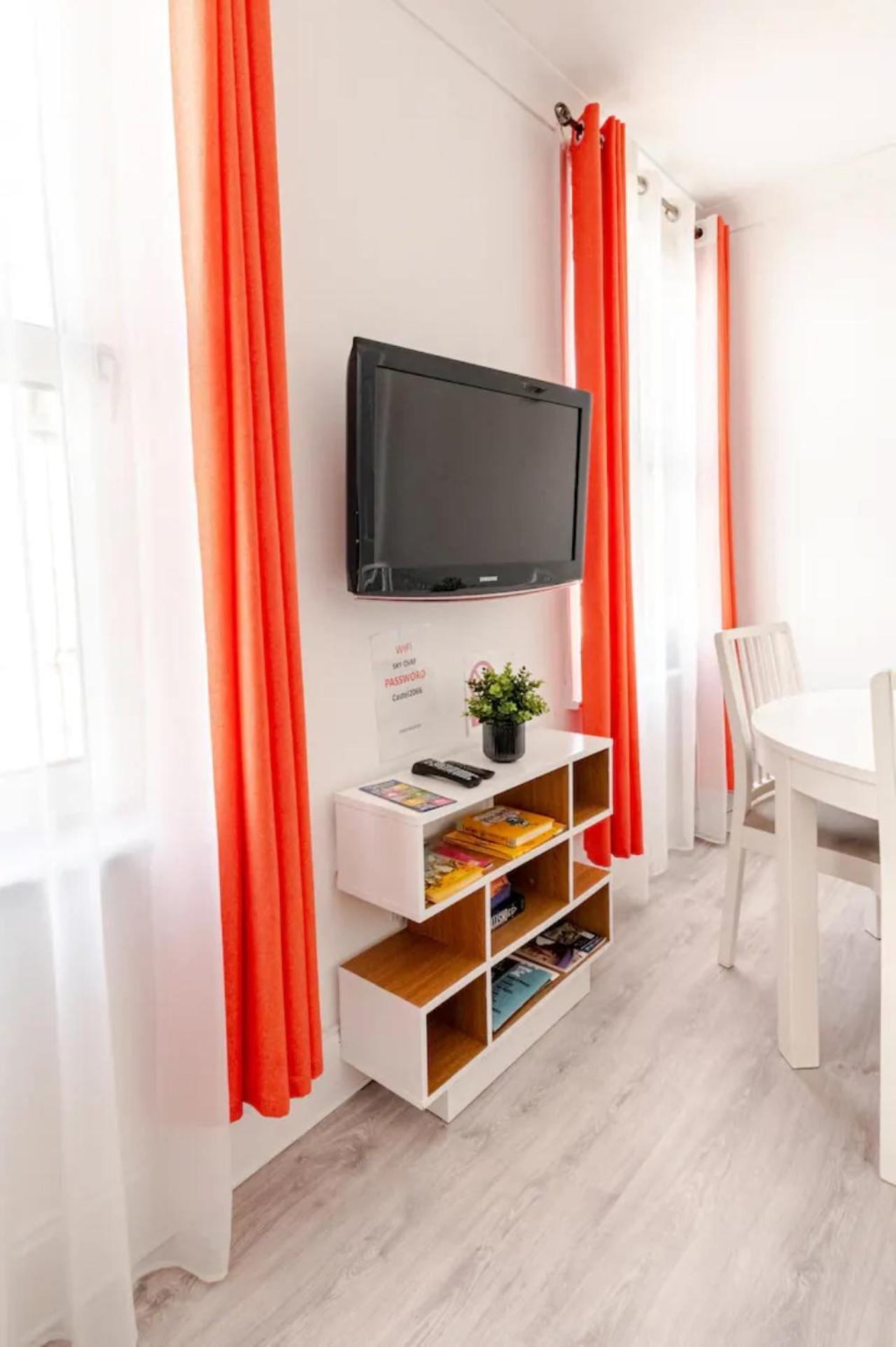 Castle View 2 Bedroom Apartment In Town Centre Newport Beach Exterior foto